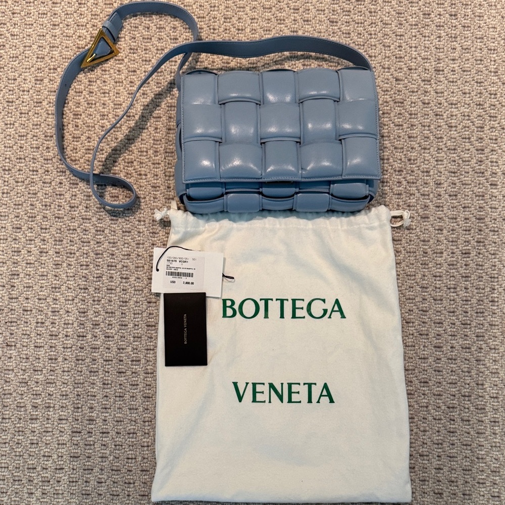 Bottega Veneta Cassette bag. Light Blue Padded Shoulder Bag